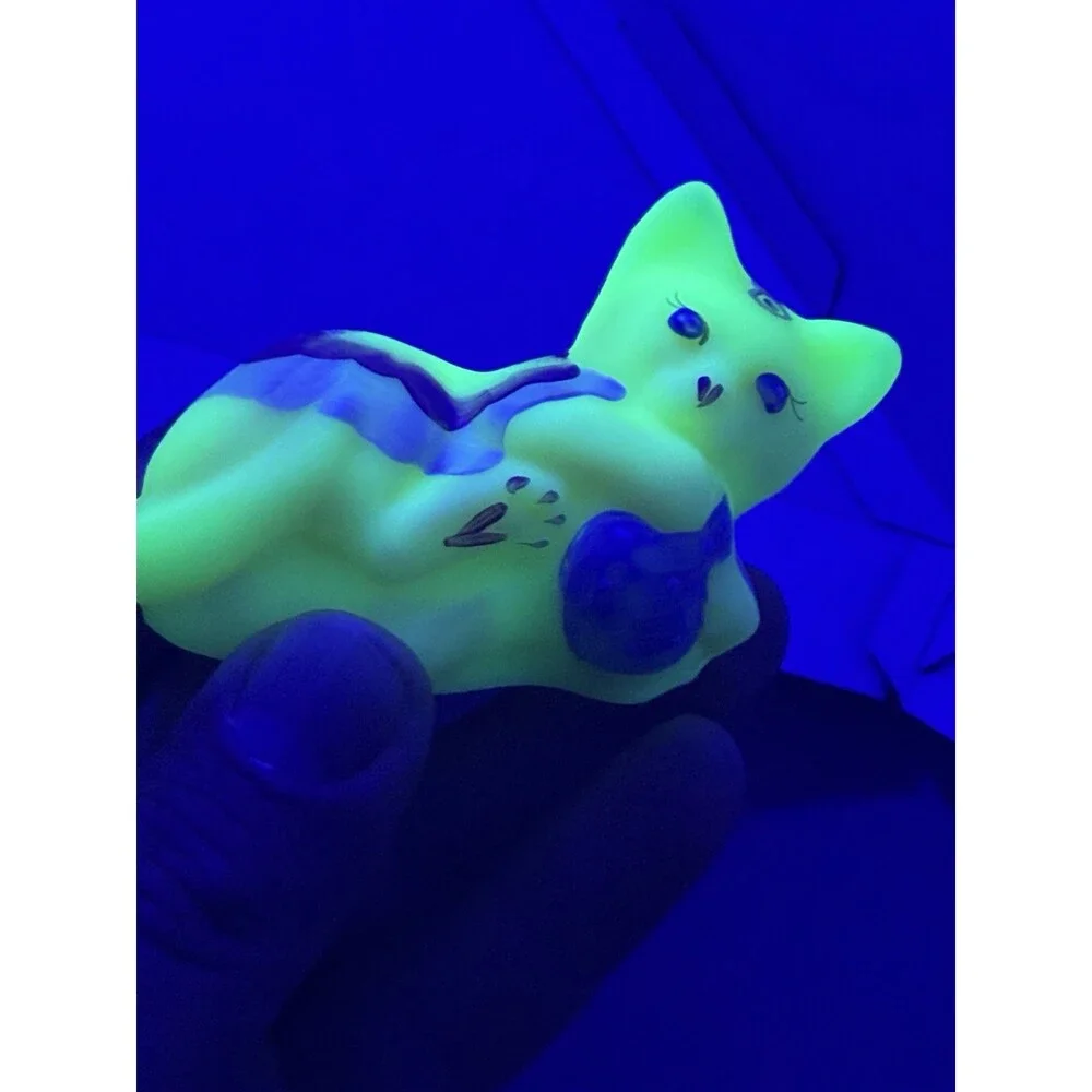 Fenton Art Glass Burmese Kitten Cat W/Ball 100 Years Vtg UV Glow 5044 Figurine